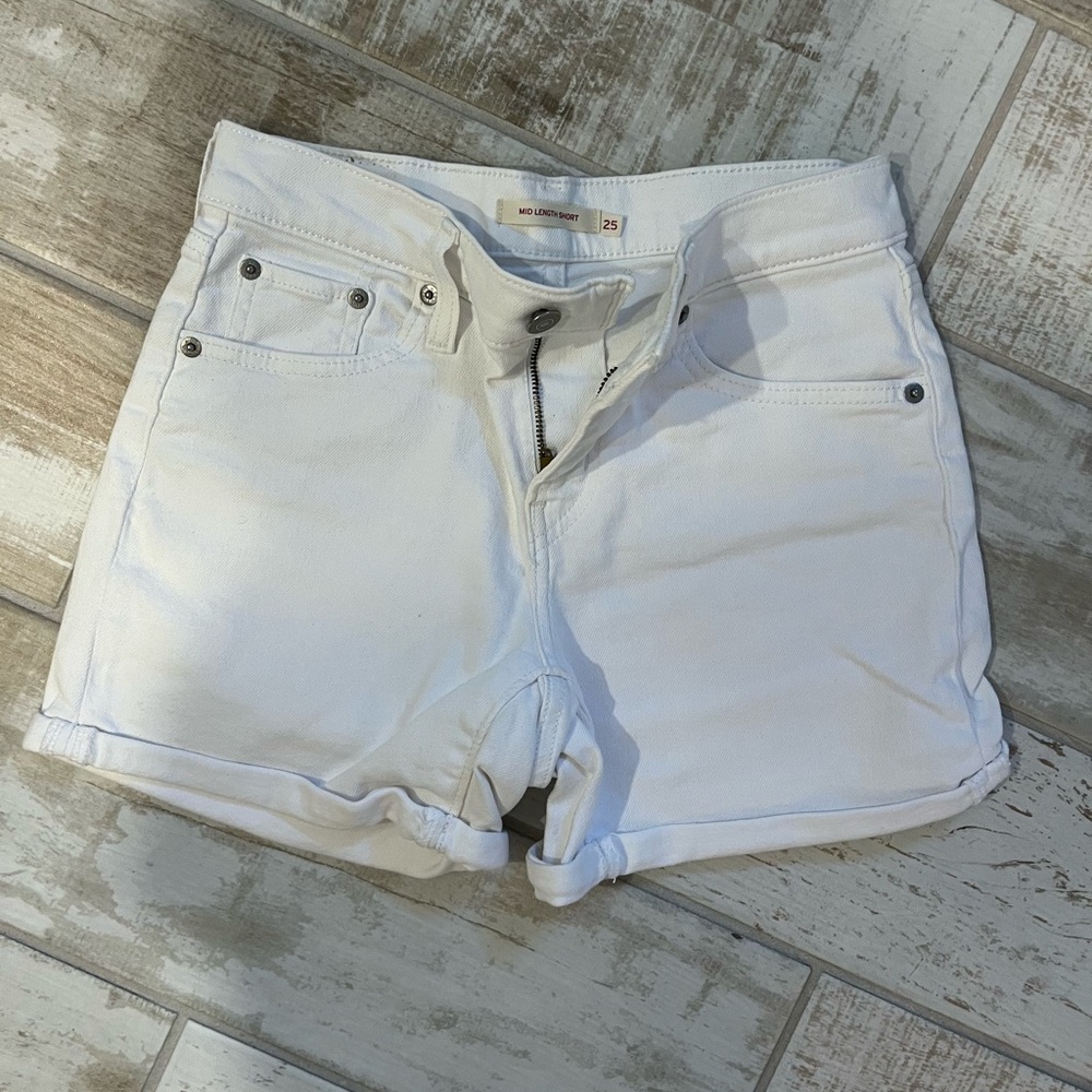 Women's White Denim Levi’s Shorts